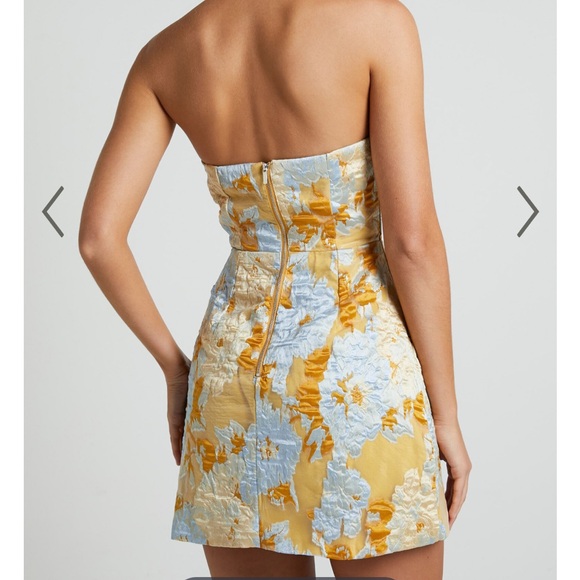 SHOWPO BRAILEY MINI DRESS - STRAPLESS DRESS IN BLUE JACQUARD - Picture 3 of 4